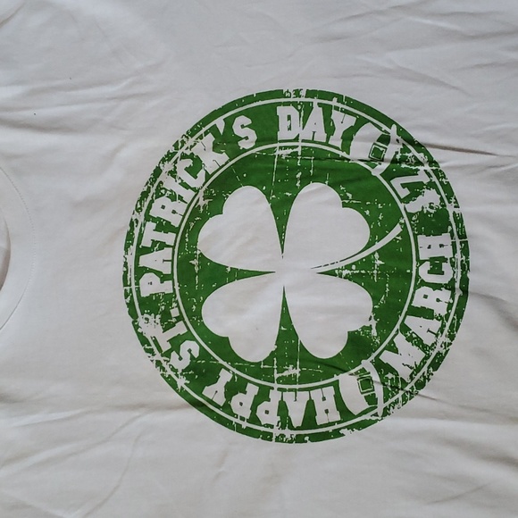 St. Patrick's Day logo graphic tshirt - Picture 2 of 6